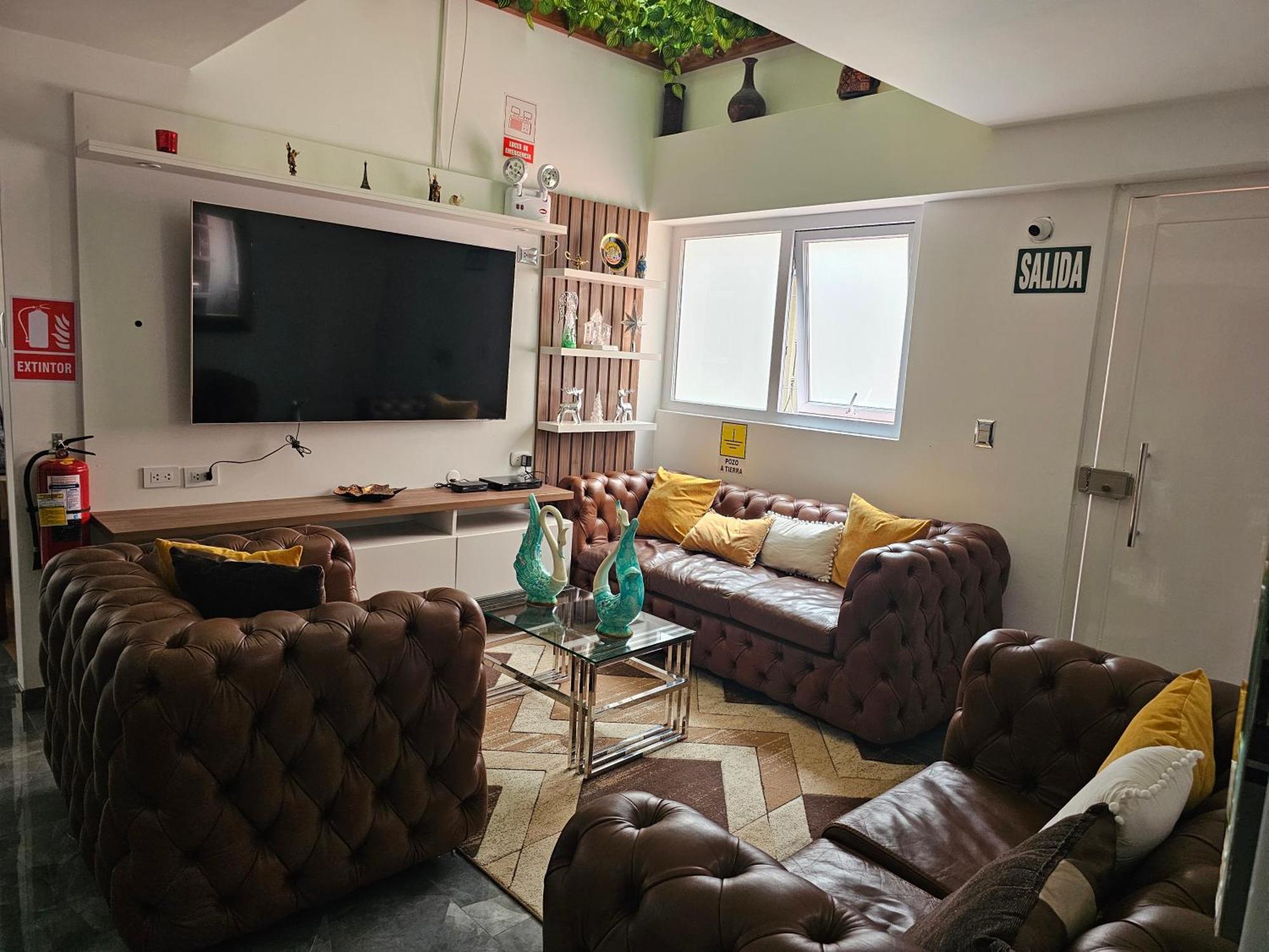 Inclan 927 Miraflores Bed & Breakfast *
